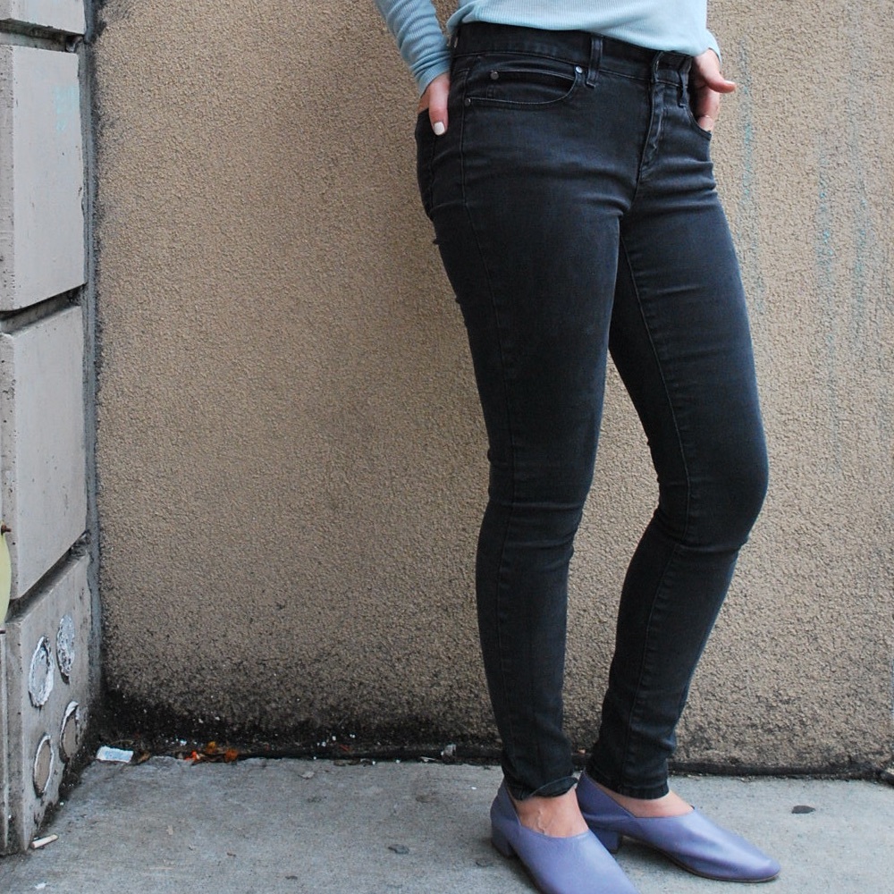 Eileen Fisher • black skinny jeans